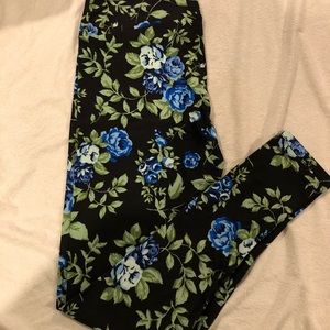 Lularoe tc leggings new never worn no tag.